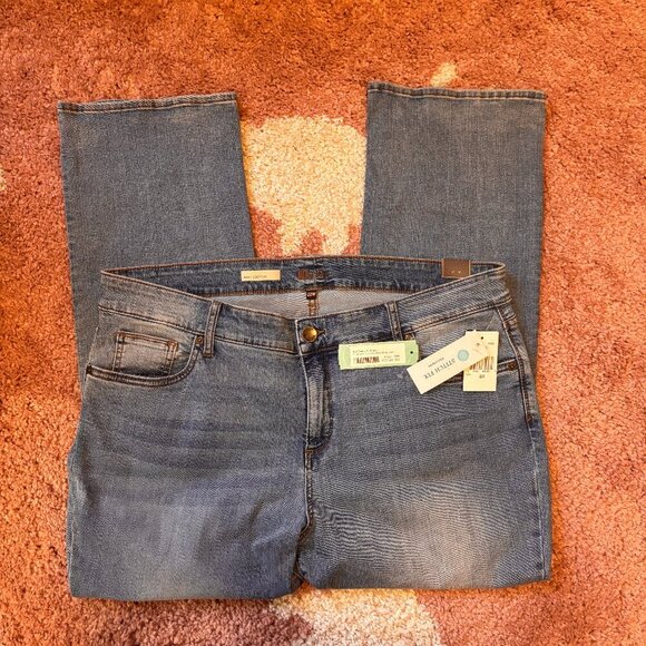 NWT KUT from the Kloth Simmons Distressed Baby Bootcut Jeans Size 22W SP067GG2SS - Picture 1 of 12